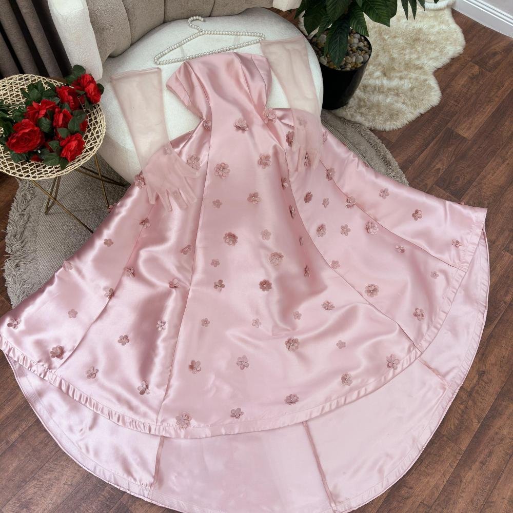 Elegant Off-Shoulder Satin Ball Gown Prom Dress with Floral Details - Image 3